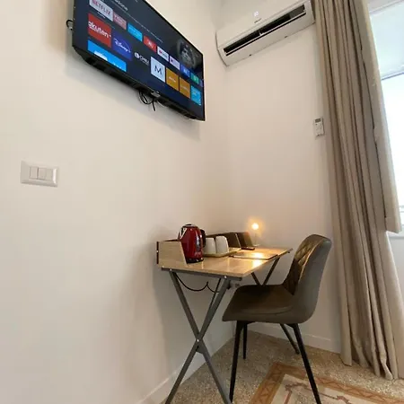 Cavour 221 - Central Station Affittacamere *