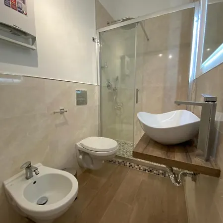 Cavour 221 - Central Station Бари